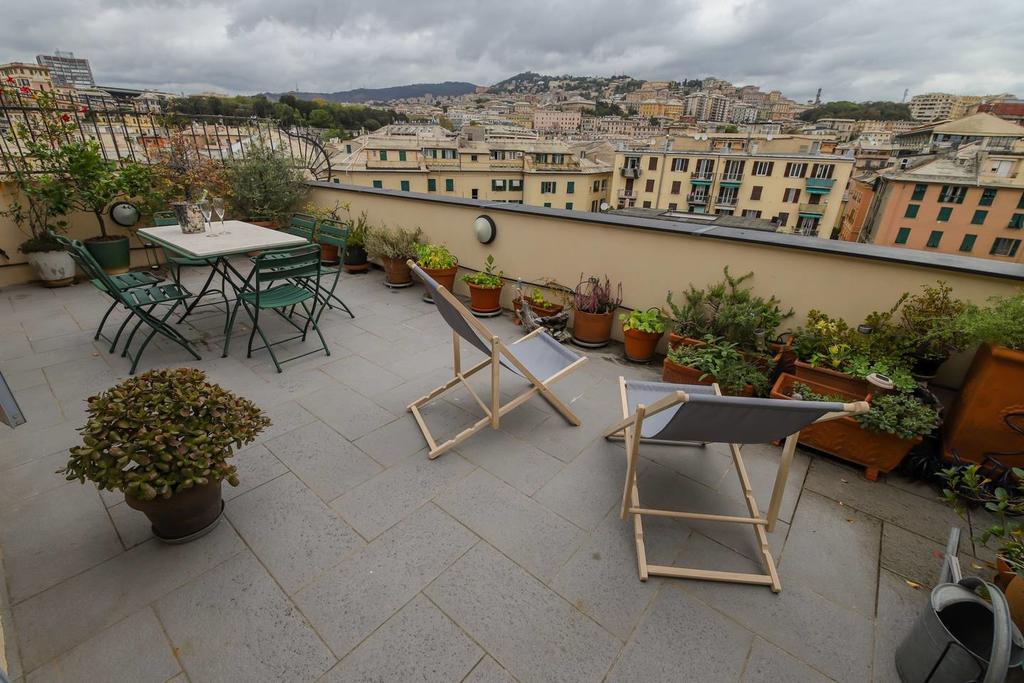 Altido Apt For 3 With Rooftop Balcony And Lovely Cityview Genova Eksteriør billede